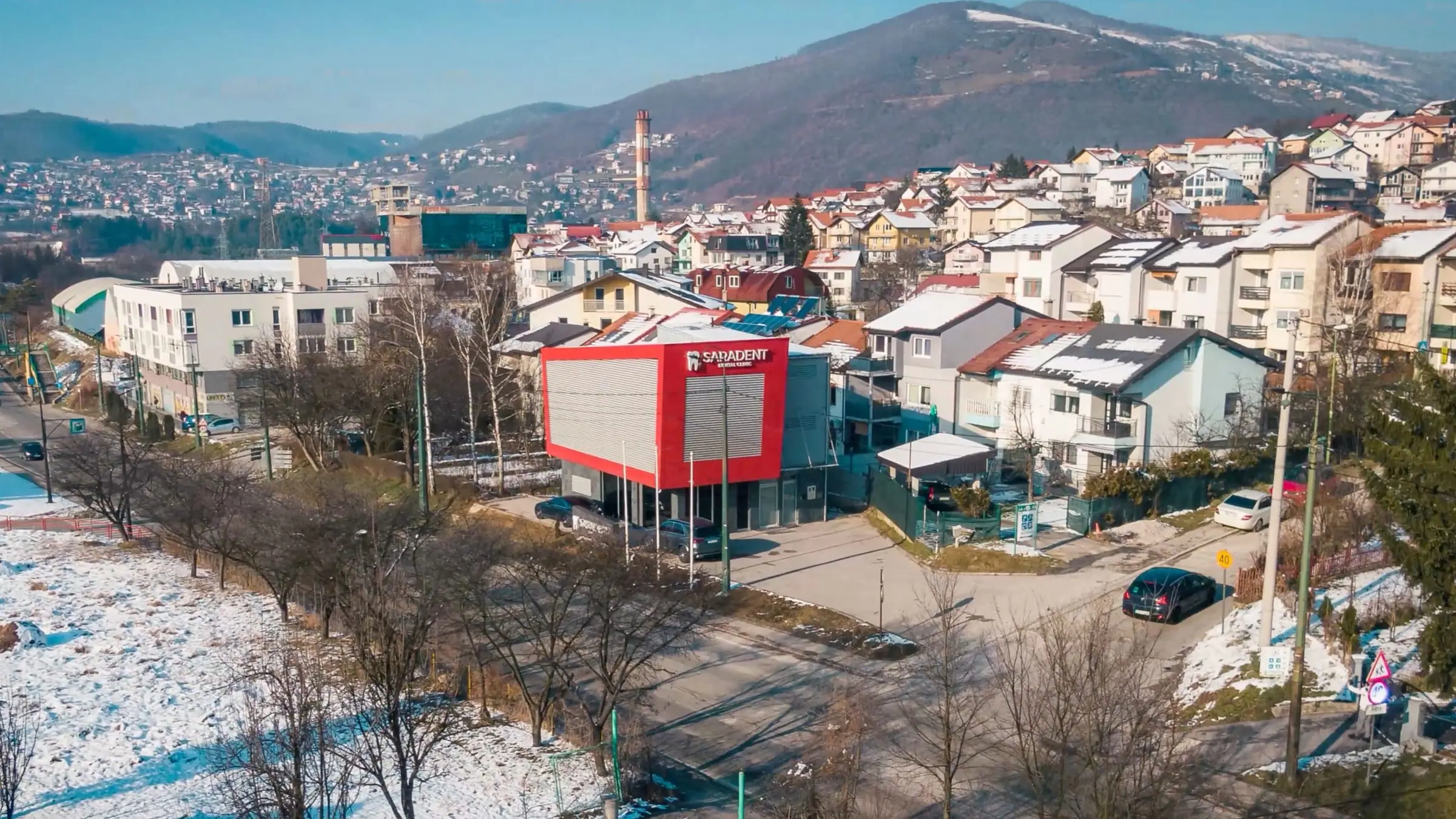 Zgrada klinike Saradent u Vogošći snimljena iz zraka