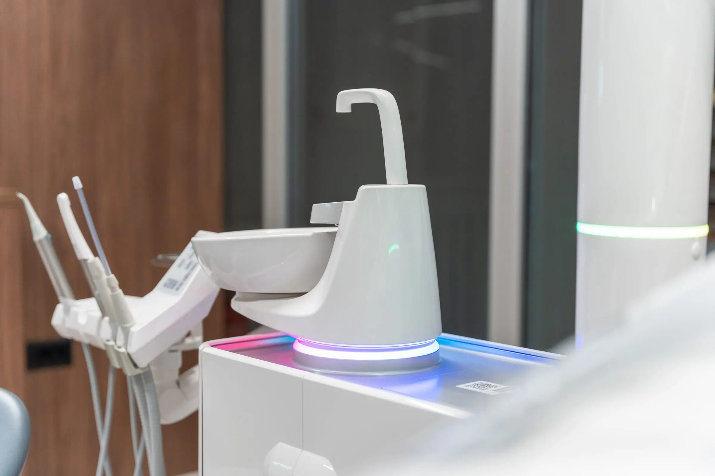 Detail of a dental unit with lighting